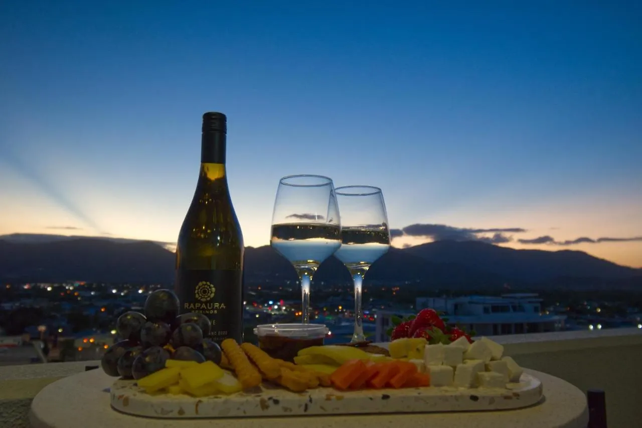 Privately Owned Apartment 'Sunset View Studio' In Cairns City